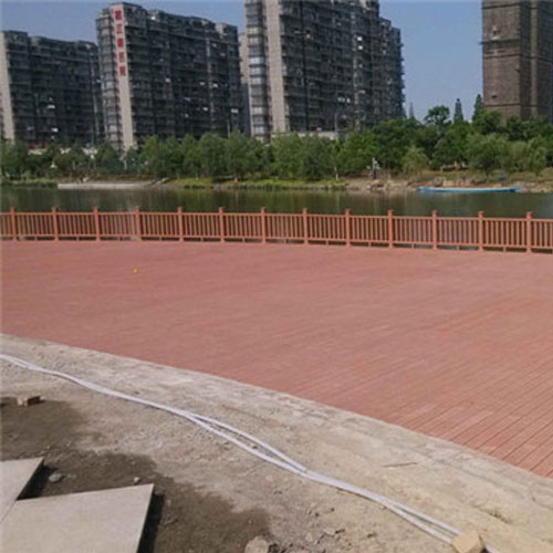 河南木塑户外地板工程|河南塑木地板材料具有木制品的外观和质感，无木材的节疤